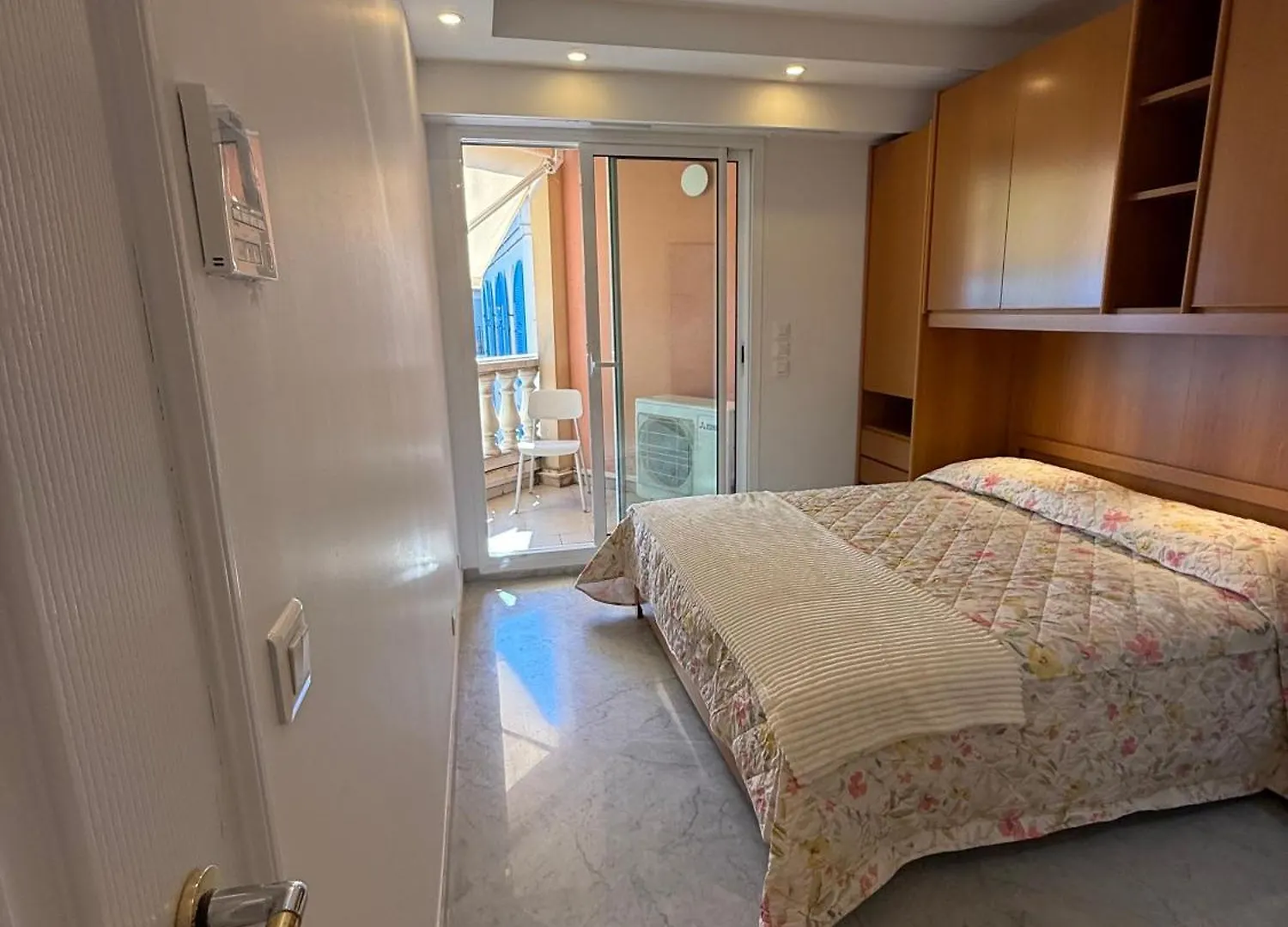 Lisa Apartment Menton 0*,  França